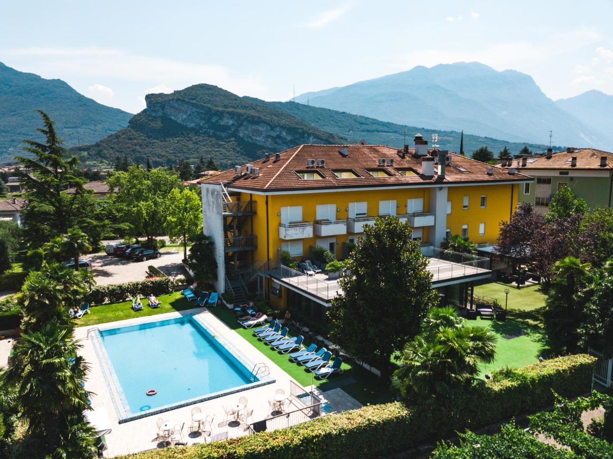 Appartamento Campagnola Mansardato Con Soppalco Riva del Garda Dış mekan fotoğraf