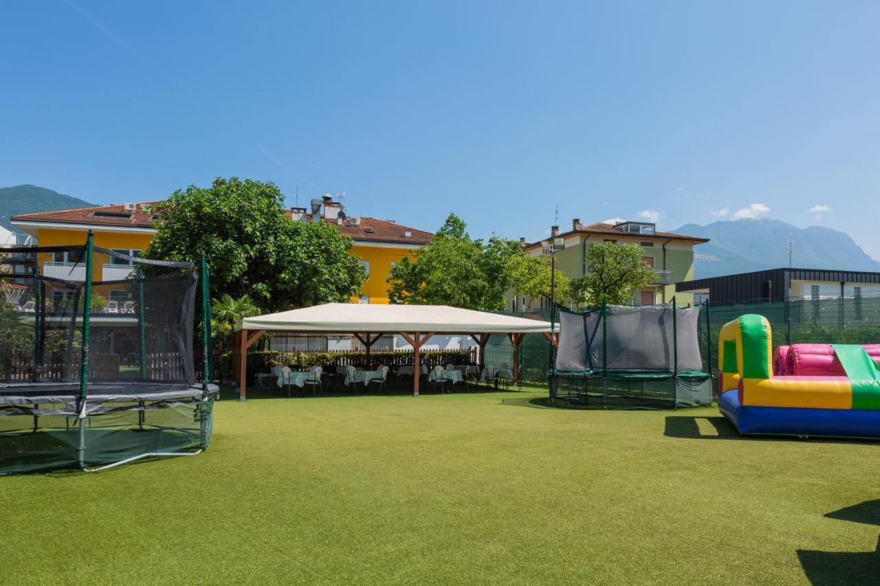 Appartamento Campagnola Mansardato Con Soppalco Riva del Garda Dış mekan fotoğraf